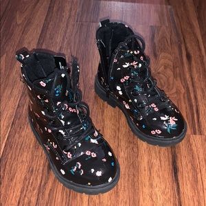 H&M boots with flowers